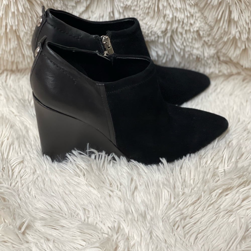 Vince Camuto Wedge Bootie Size 6